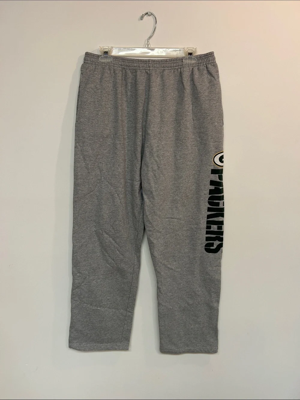 Gray Packers Graphic Sweatpants with Side Logo
